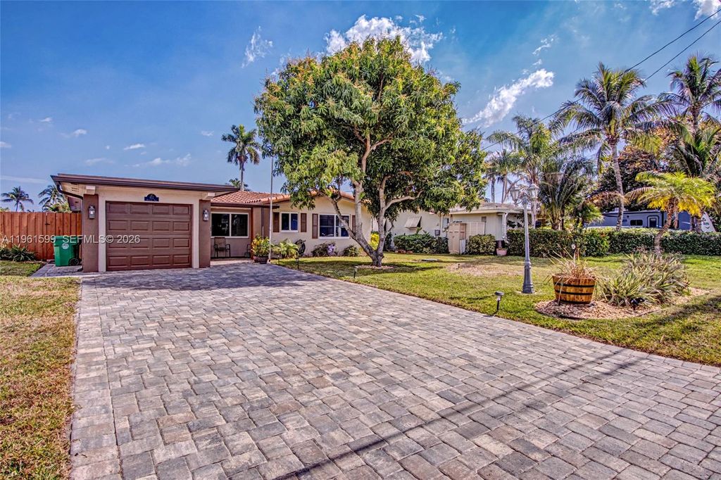 Photo of 922 Nautilus Isle, Dania Beach, FL 33004 (MLS # A11961599)