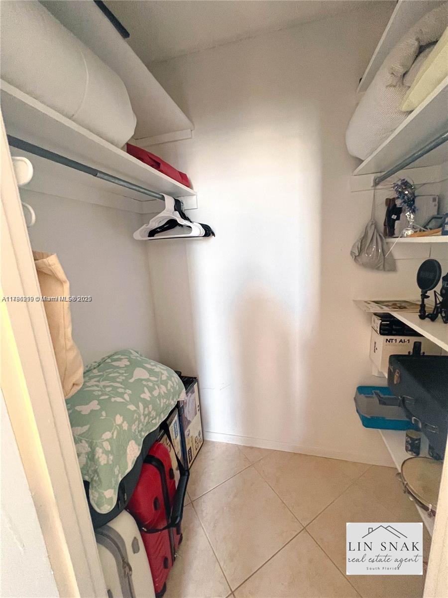 ARLEN HOUSE CONDO - Residential