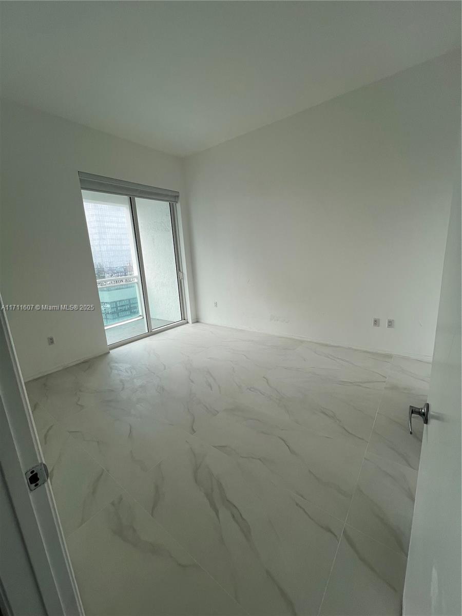 THE PLAZA 901 BRICKELL - Residential Lease