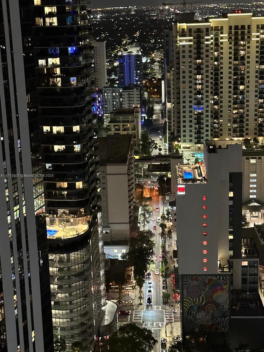 THE PLAZA 901 BRICKELL - Residential Lease