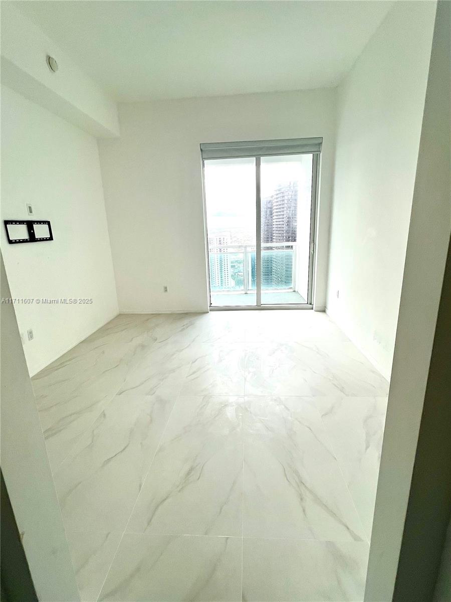 THE PLAZA 901 BRICKELL - Residential Lease