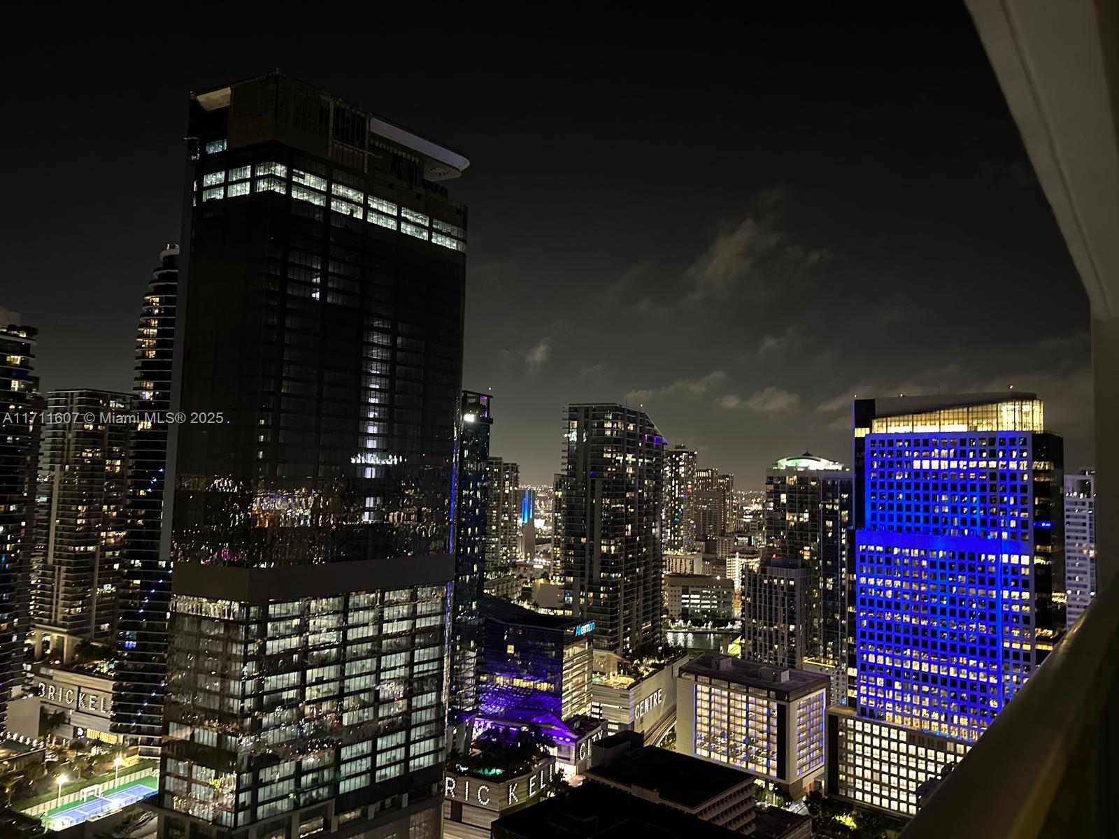 THE PLAZA 901 BRICKELL - Residential Lease