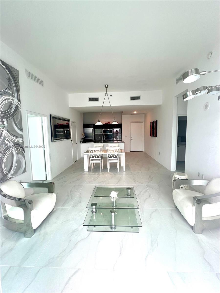 THE PLAZA 901 BRICKELL - Residential Lease