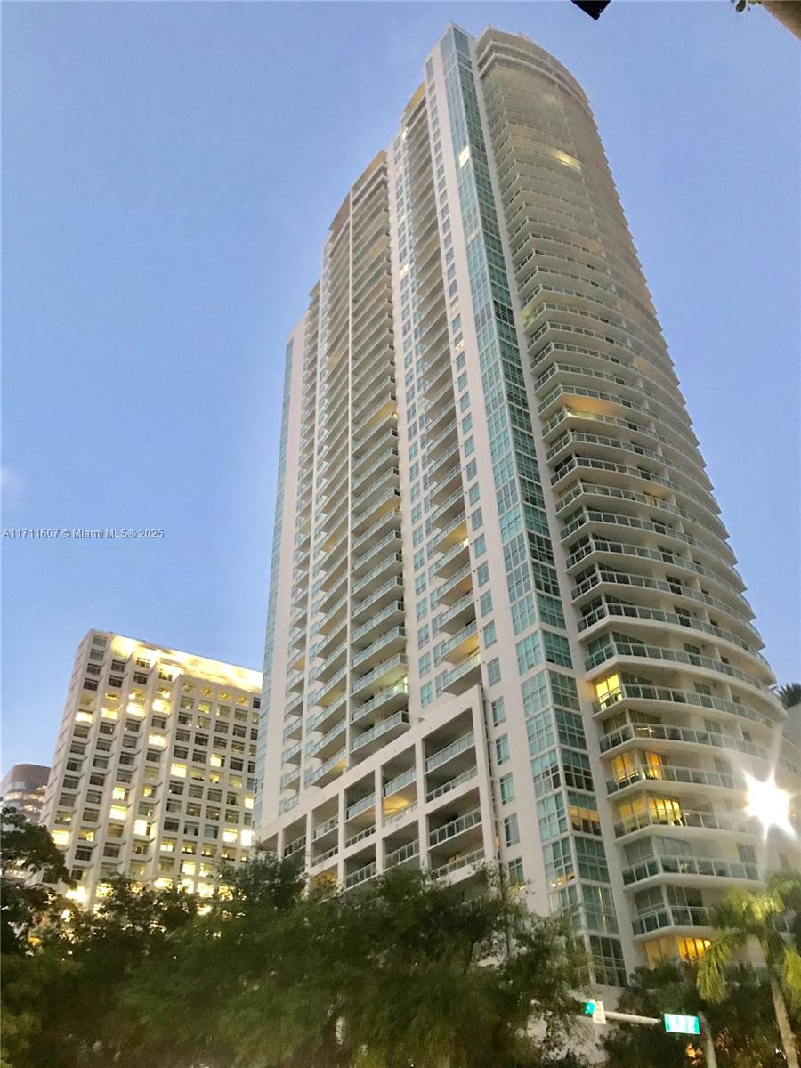 THE PLAZA 901 BRICKELL - Residential Lease