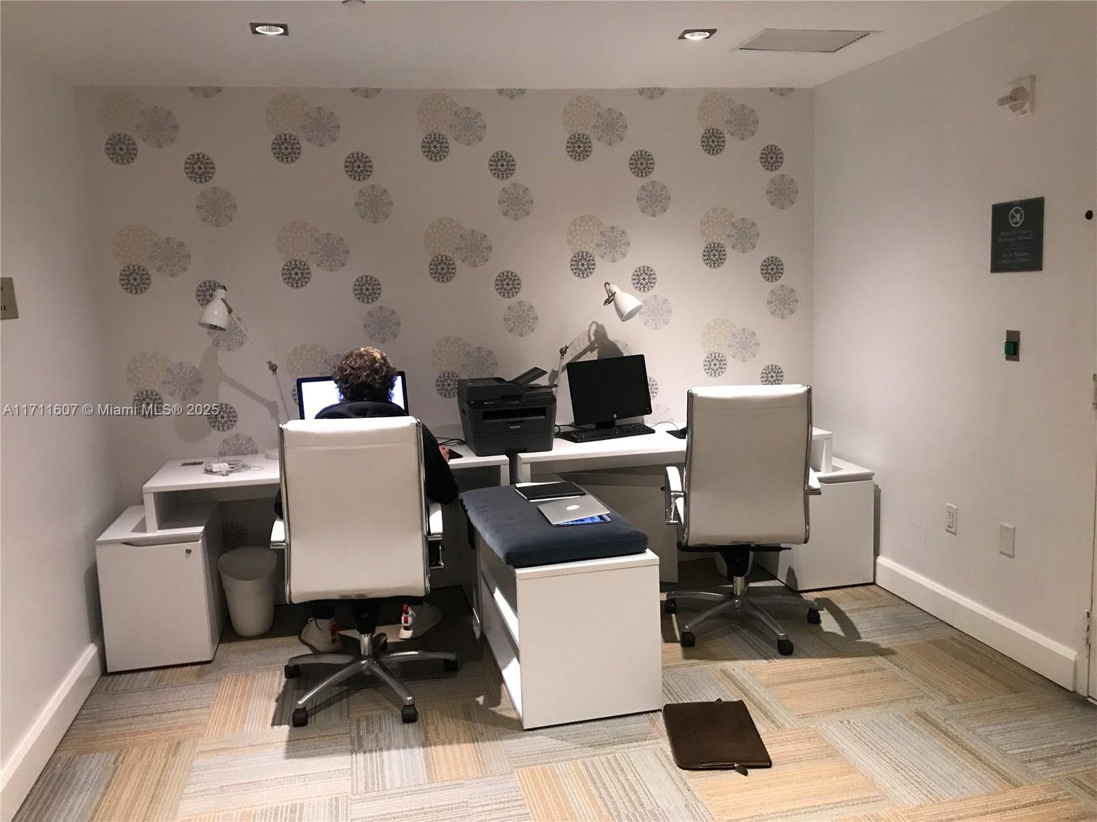 THE PLAZA 901 BRICKELL - Residential Lease