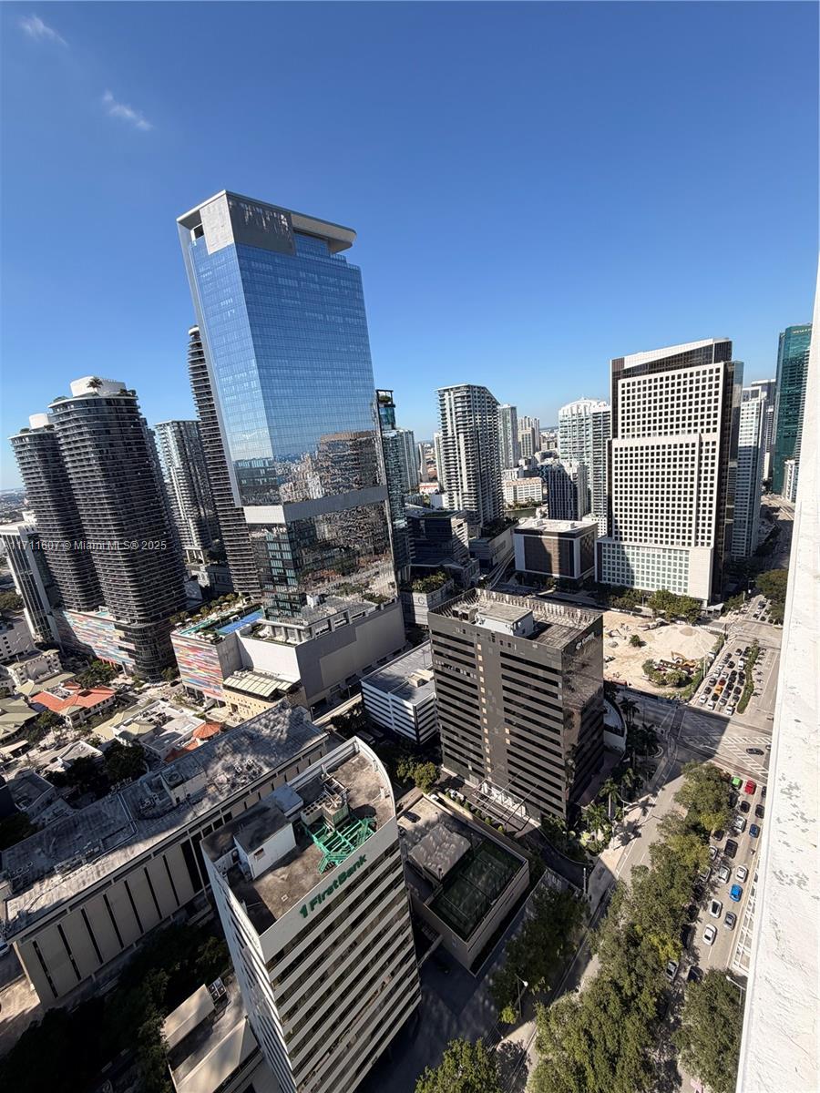 THE PLAZA 901 BRICKELL - Residential Lease