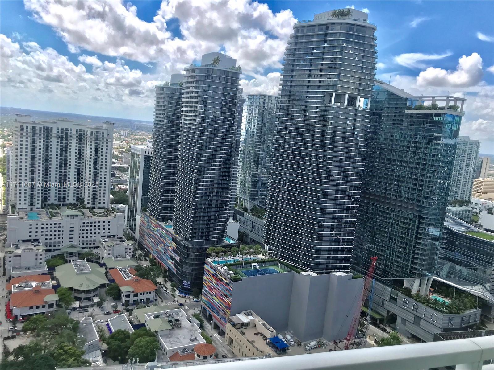 THE PLAZA 901 BRICKELL - Residential Lease