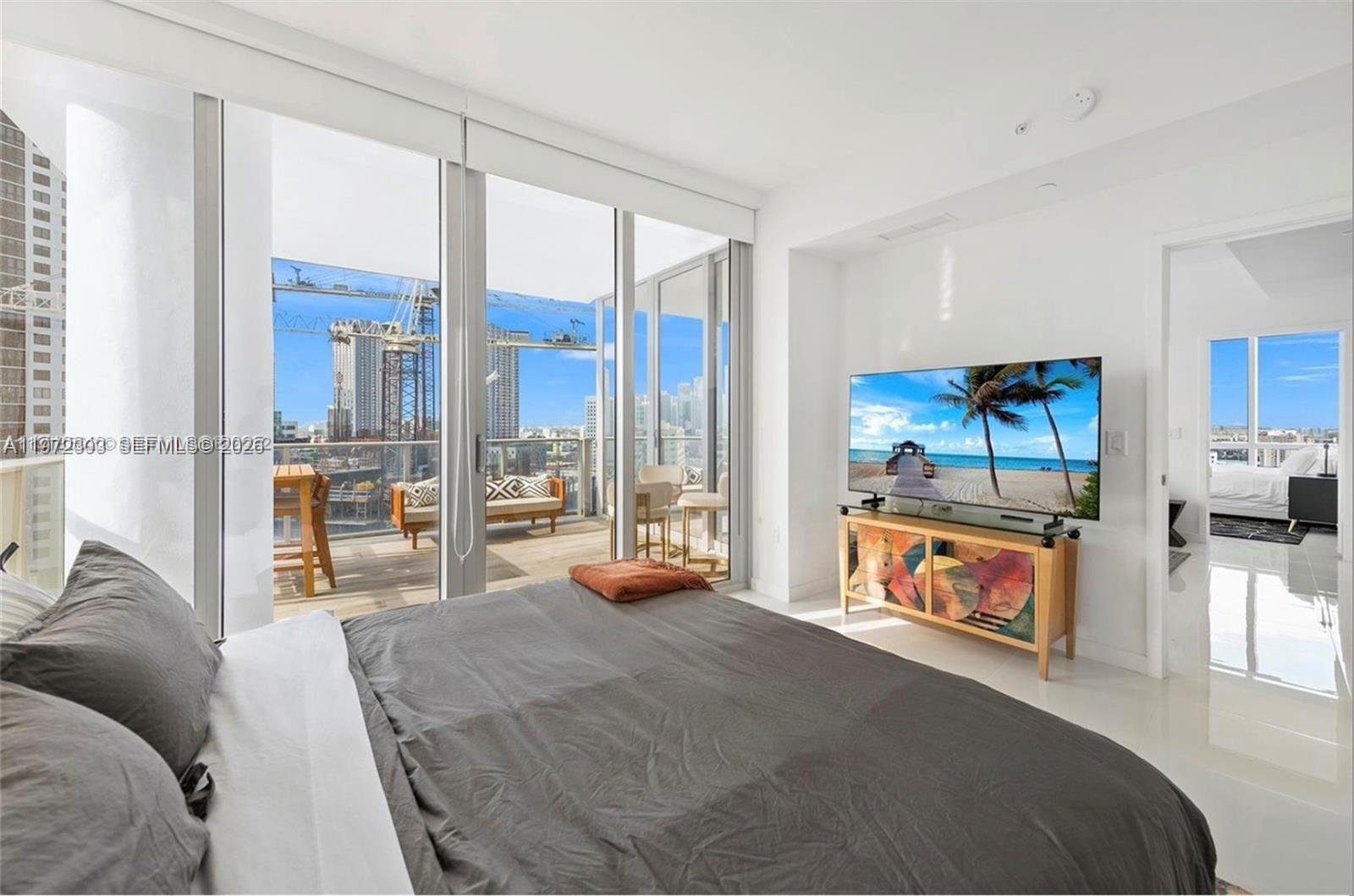 PARAMOUNT MIAMI WORLDCENT - Residential