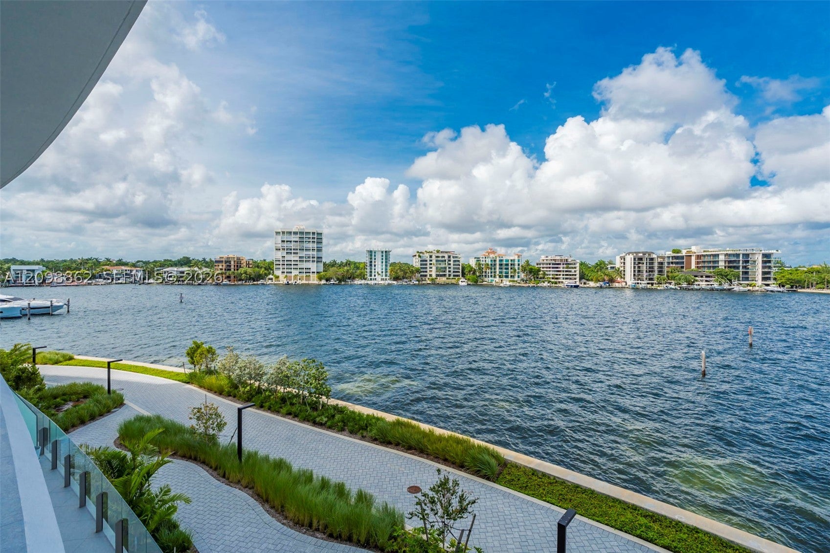 5 Grove Isle Dr L-304