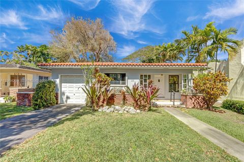 Photo of 443 Majorca Ave, Coral Gables, FL 33134 (MLS # A11964209)