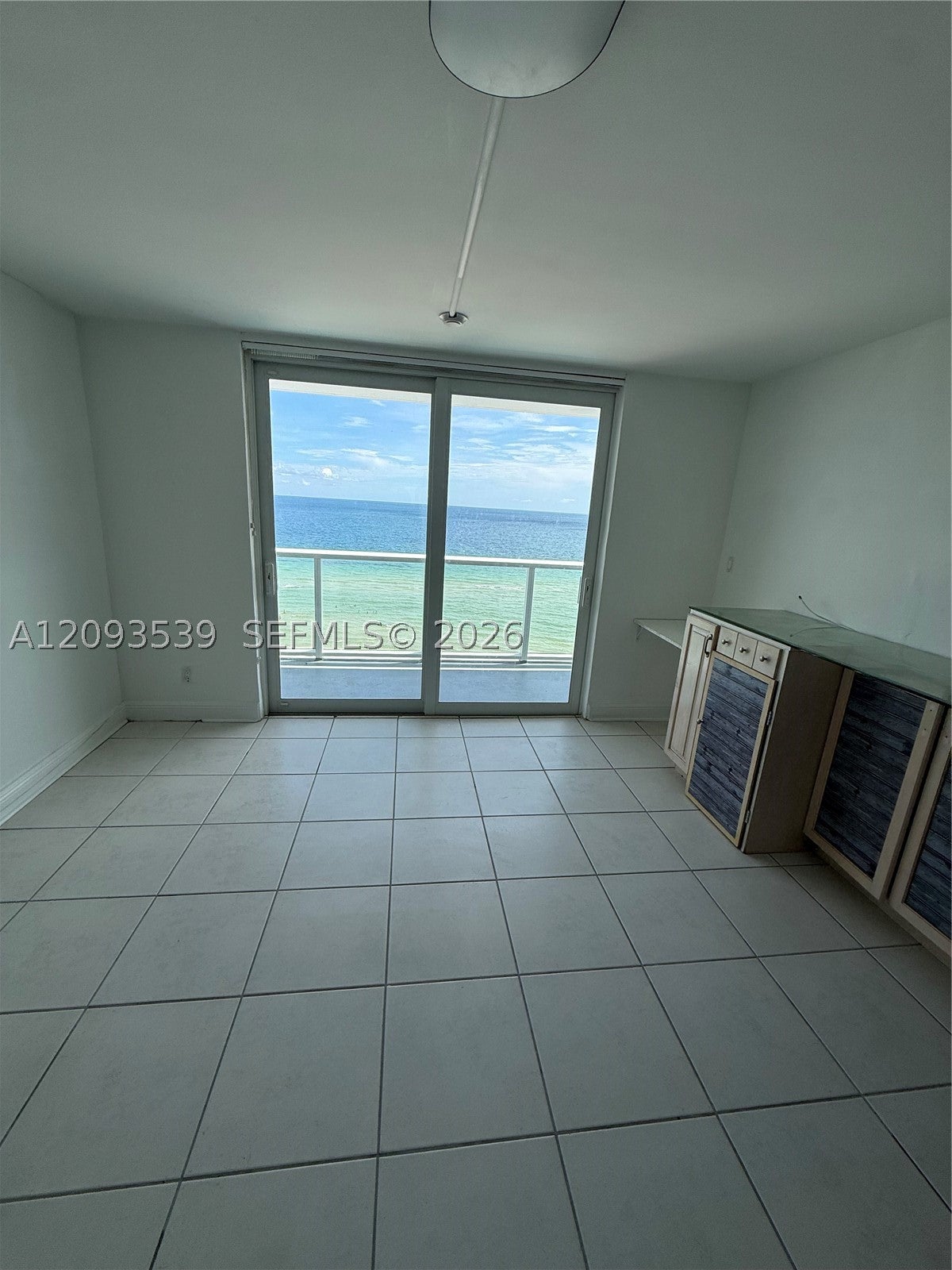 19201 Collins Ave 711, Sunny Isles Beach, FL, 33160/$175,000 1 19201 Collins Ave 711