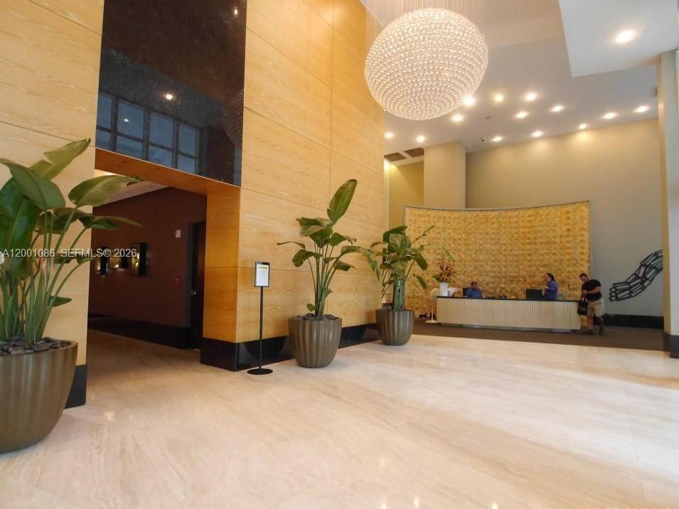 THE PLAZA 901 BRICKELL CO - Residential