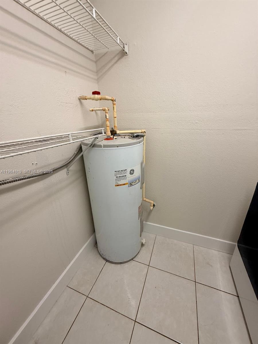 HMSTD LAKE PARK HOMES - Residential