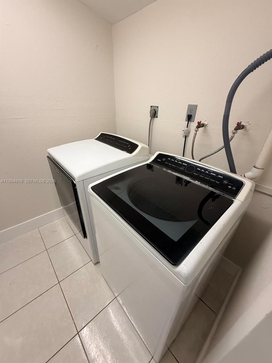 HMSTD LAKE PARK HOMES - Residential