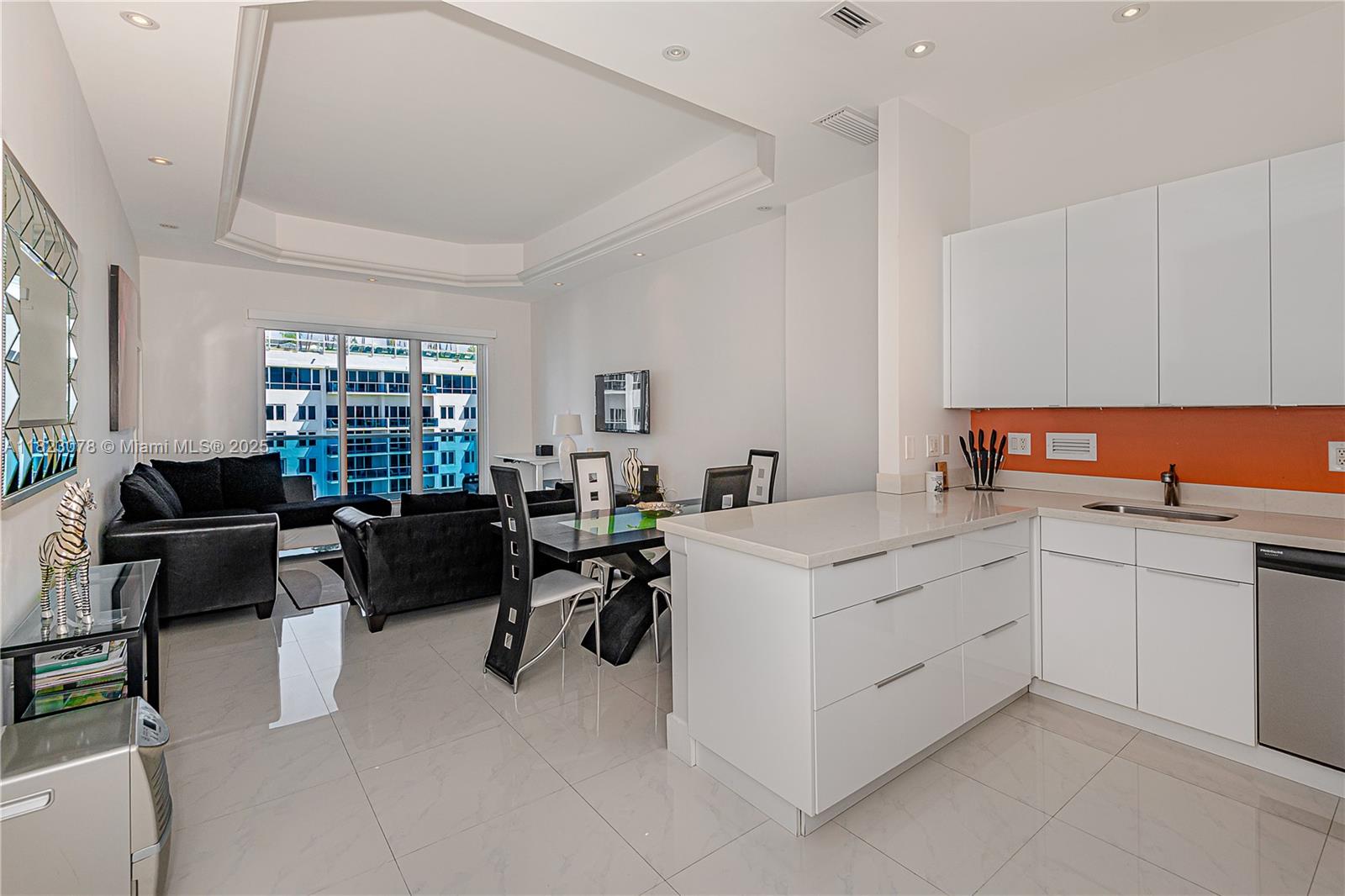 2301 Collins Ave 1619, Miami Beach, Miami-Dade County, Florida - 1 Bedrooms  
1 Bathrooms - 