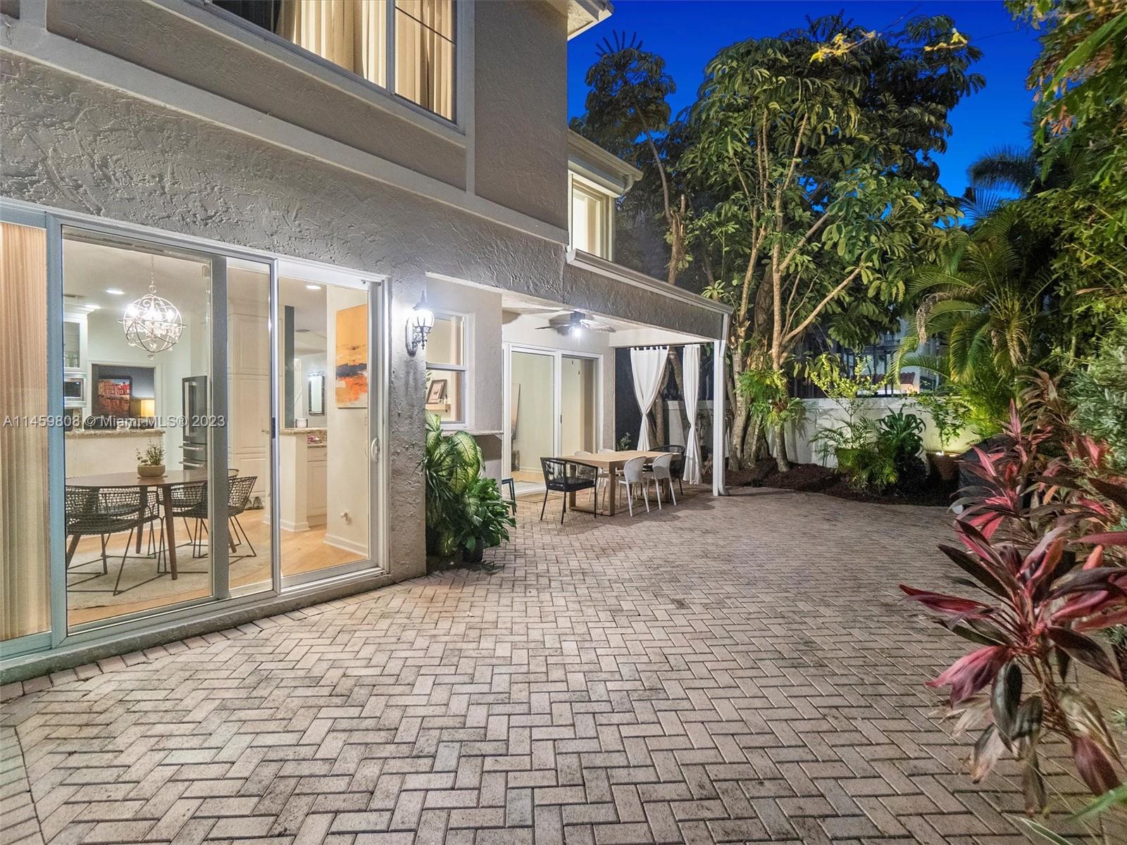 VICTORIA PARK CORR AMEN P - Residential