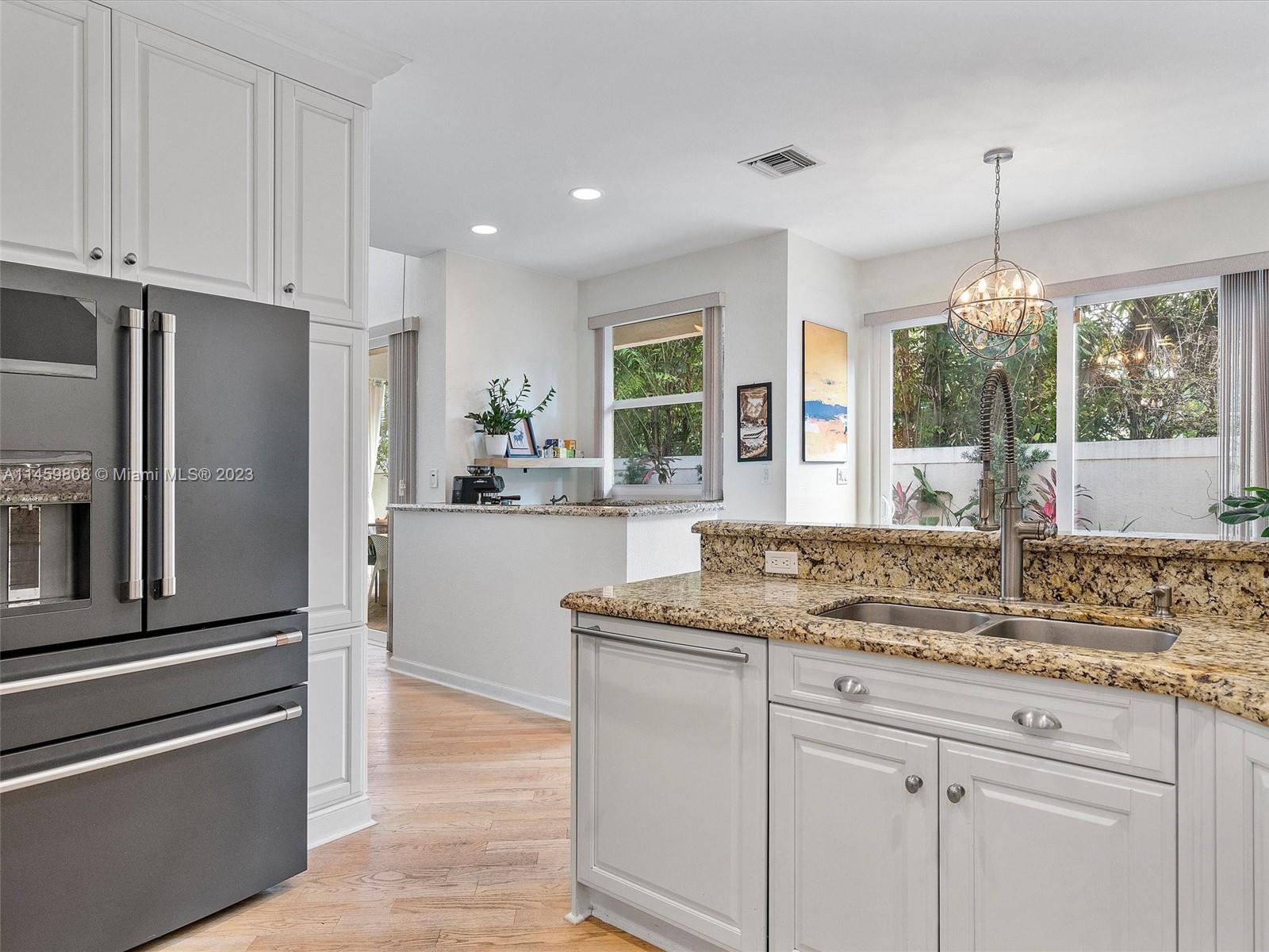 VICTORIA PARK CORR AMEN P - Residential