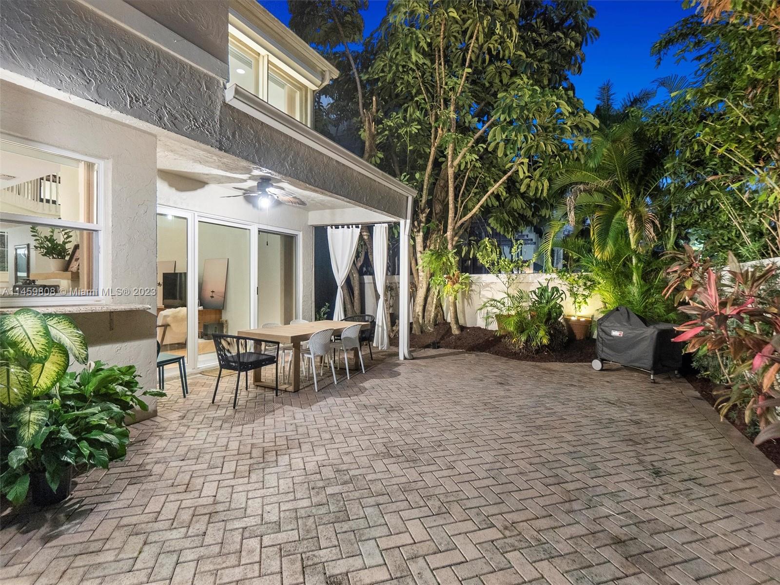 VICTORIA PARK CORR AMEN P - Residential