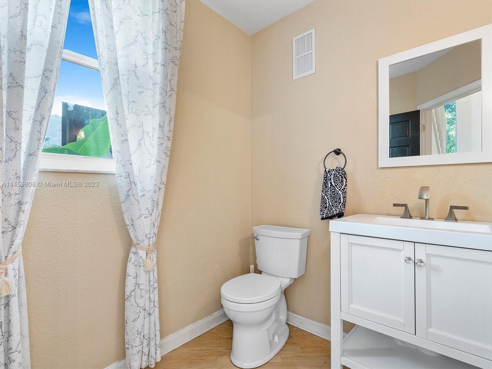 VICTORIA PARK CORR AMEN P - Residential