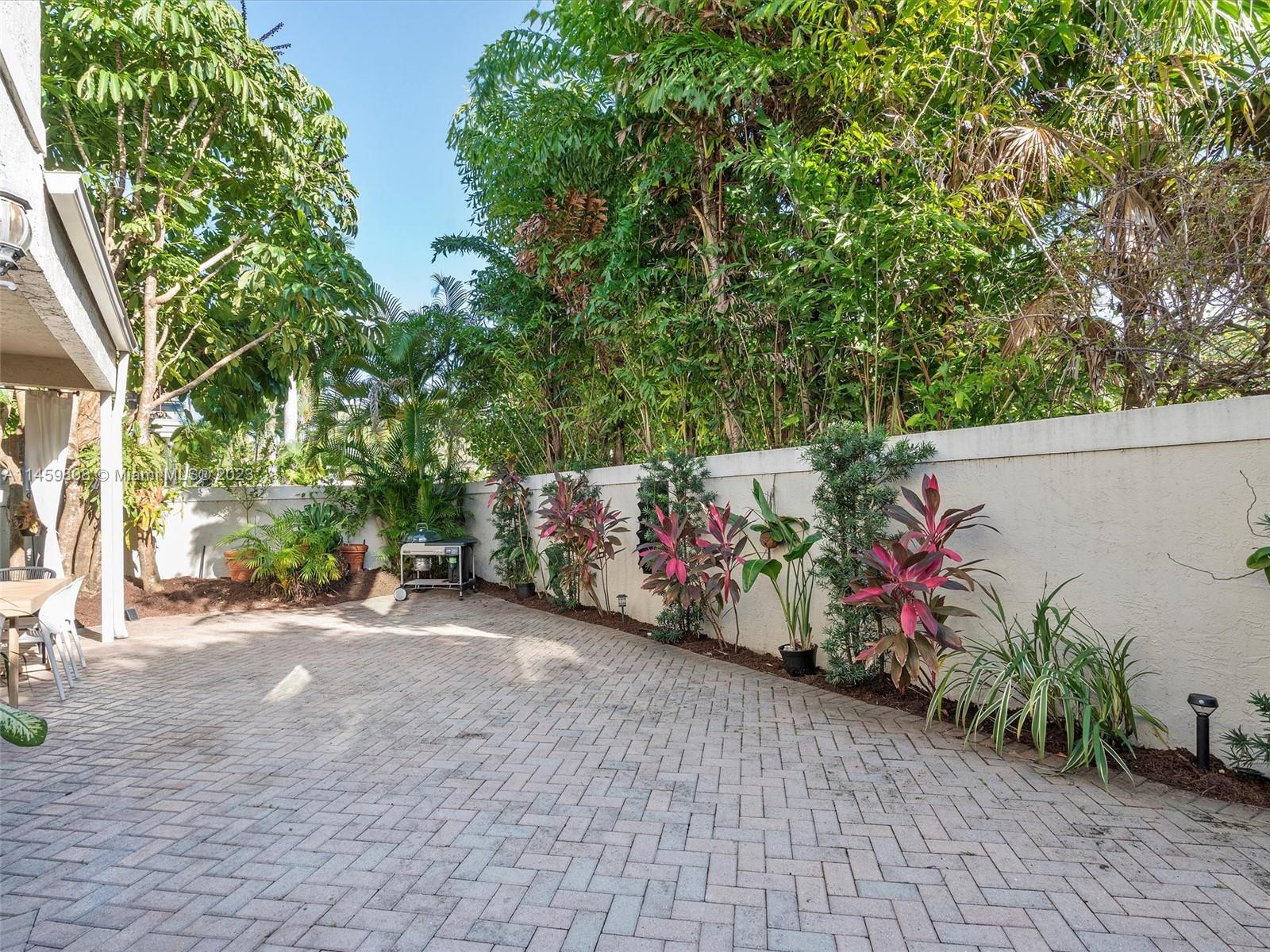 VICTORIA PARK CORR AMEN P - Residential