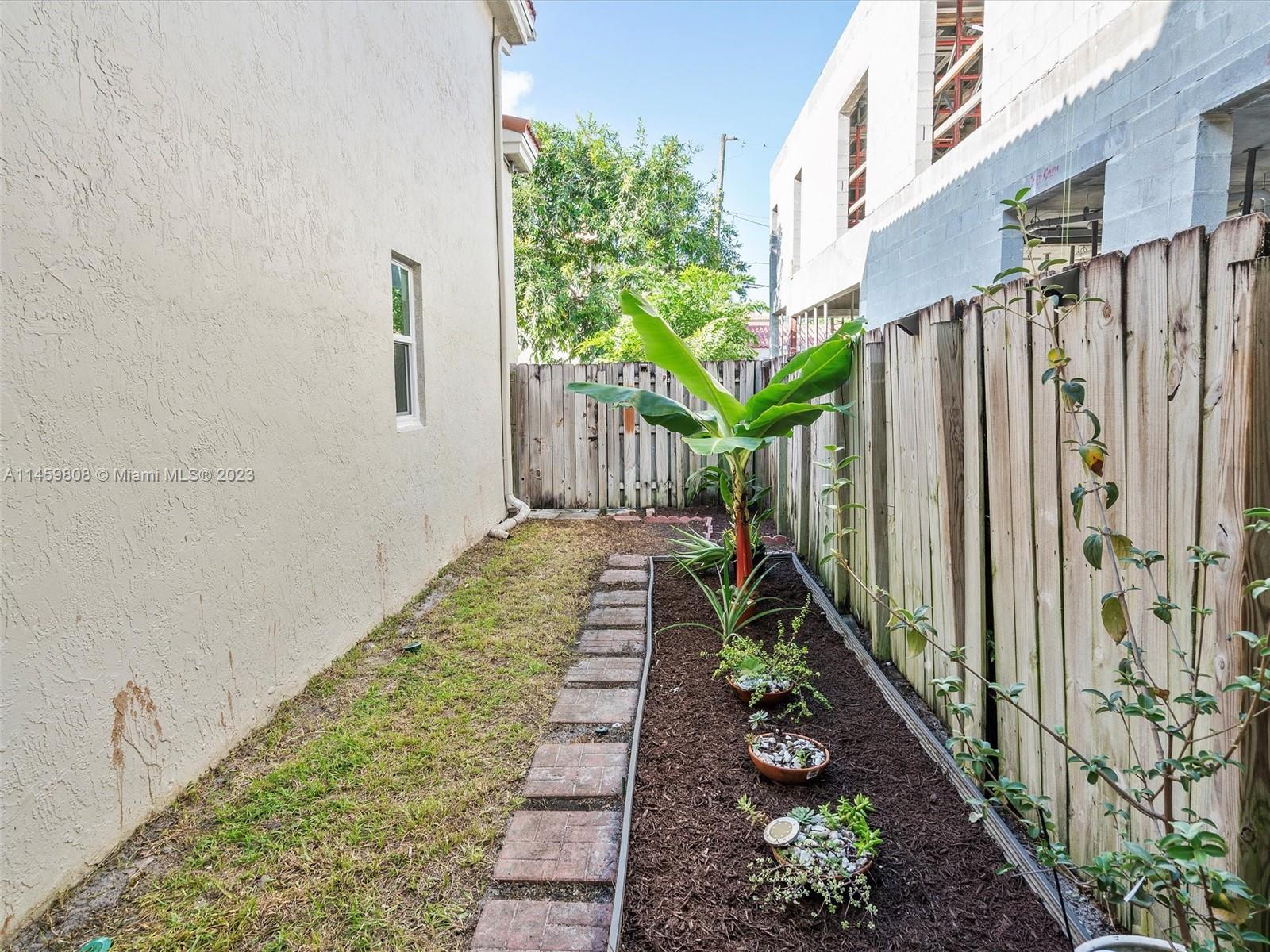 VICTORIA PARK CORR AMEN P - Residential