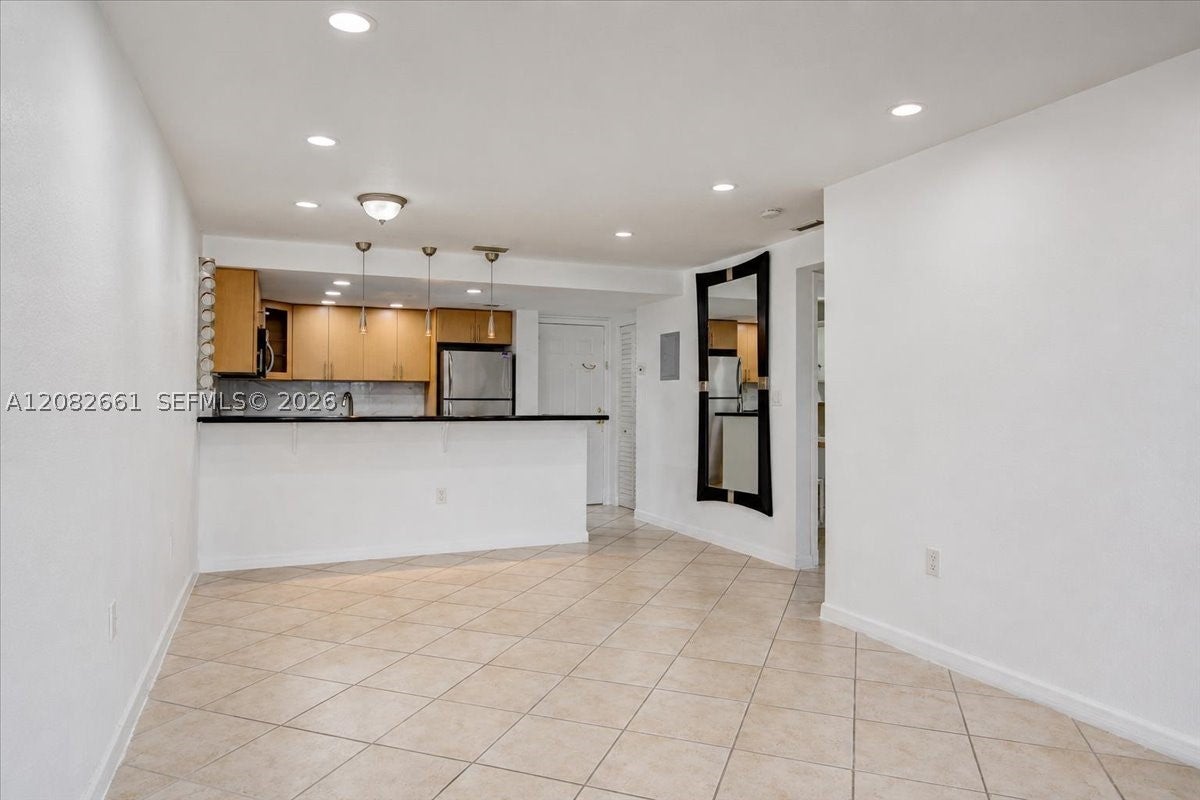 1975 Normandy Dr