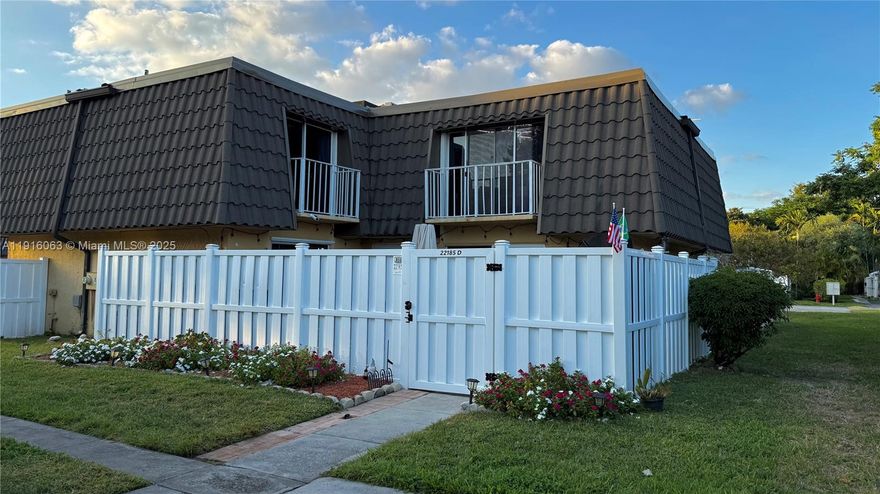 Beautiful Corner Townhouse featuring 3 bedrooms and 2 bathrooms, with the option to remove the 3rd bedroom before closing. This home offers bright, spacious living areas, a 2023 Roof, and a 2022 A/C unit. The Fenced Yard was installed in a few months ago. The HOA covers exterior maintenance, including the Roof, Fence, and Painting. Located in a top school district and just minutes from the beach, shopping, and dining, this property offers comfort, convenience, and an unbeatable location.