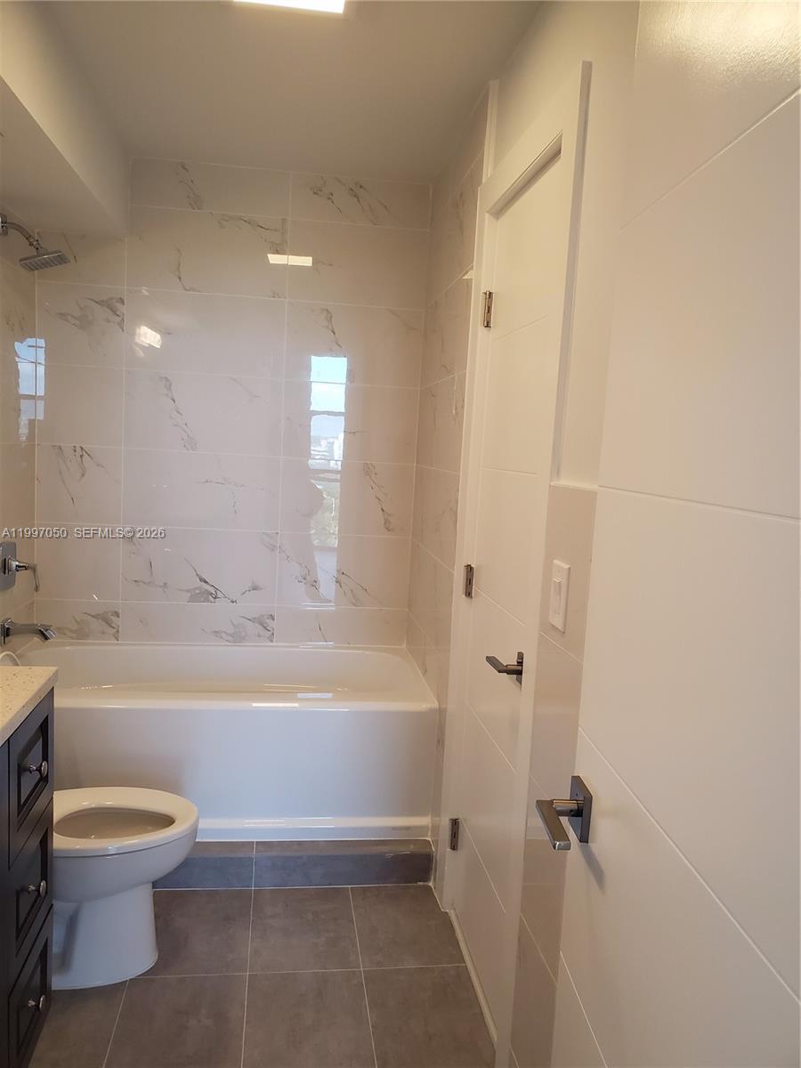 SAILBOAT CAY CONDO - Residential