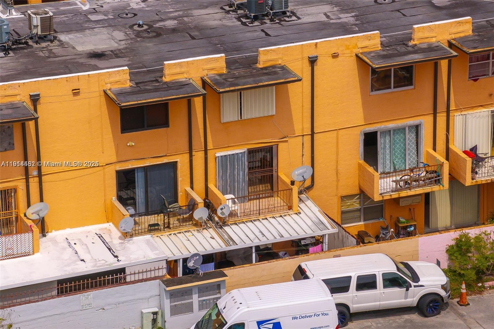 WESTLAND MANORS EAST COND - Residential