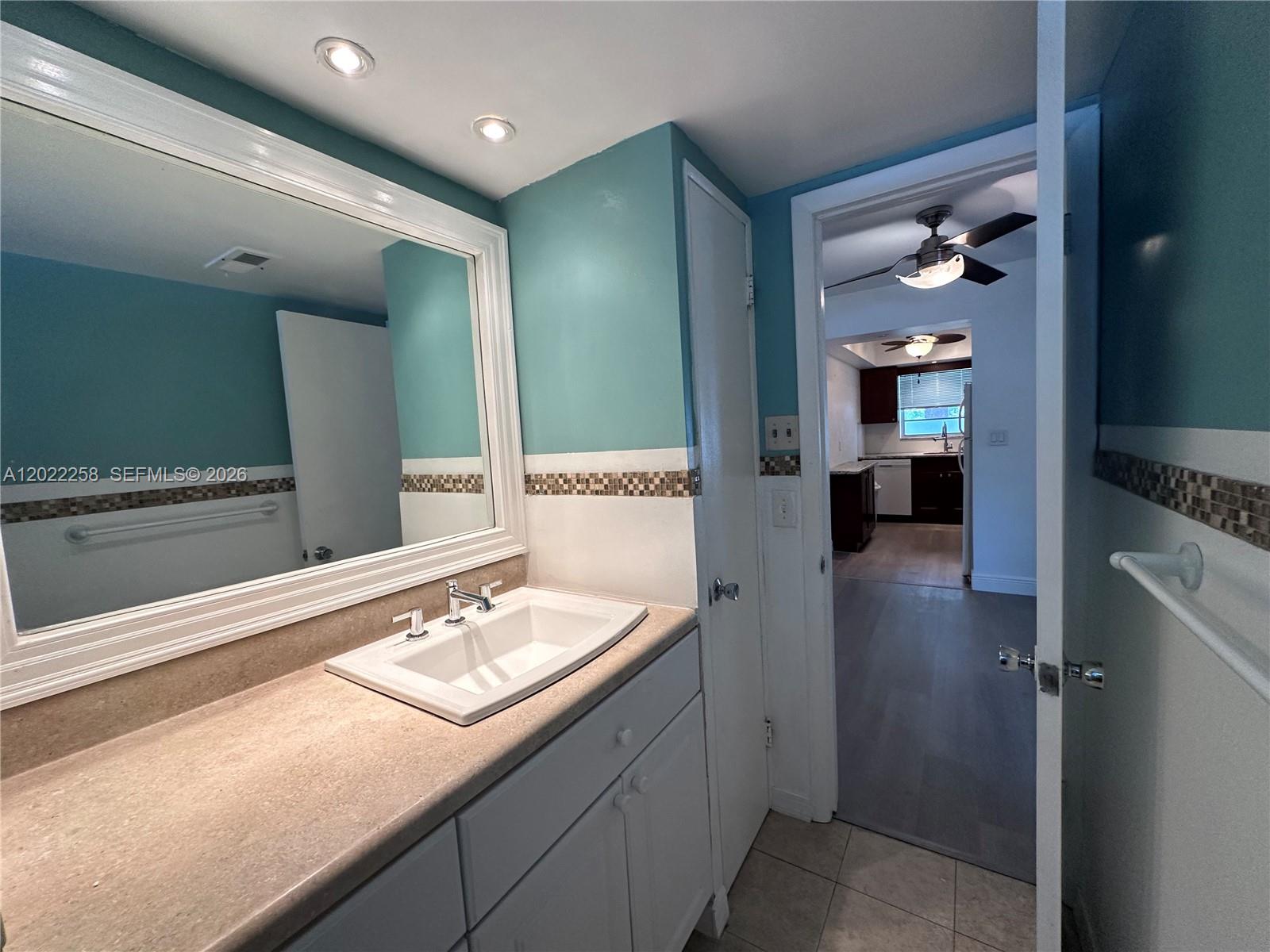 SUBURBANITE SQUARE I CO-O - Residential