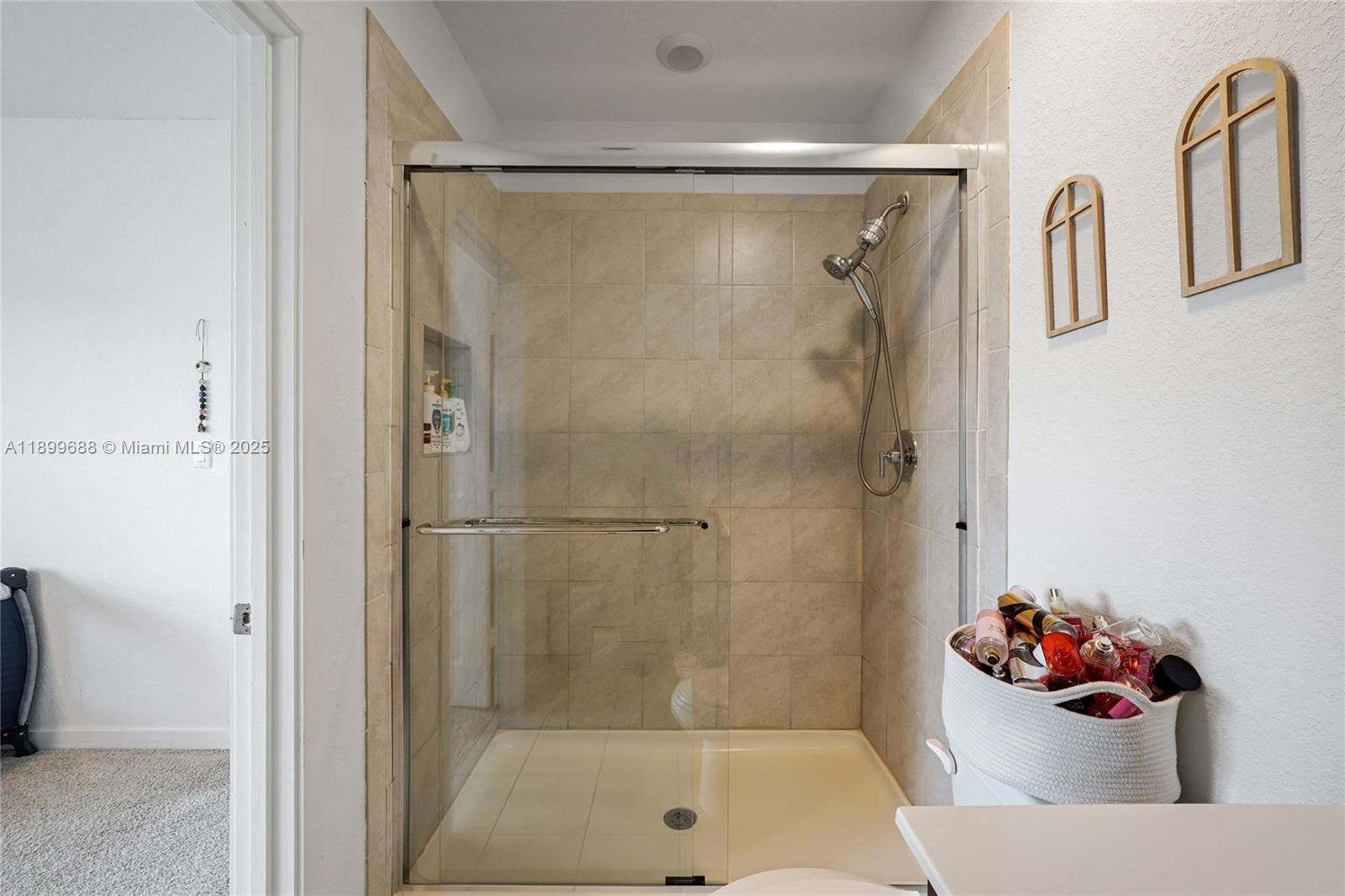 ROYAL HOMES WEST - Residential