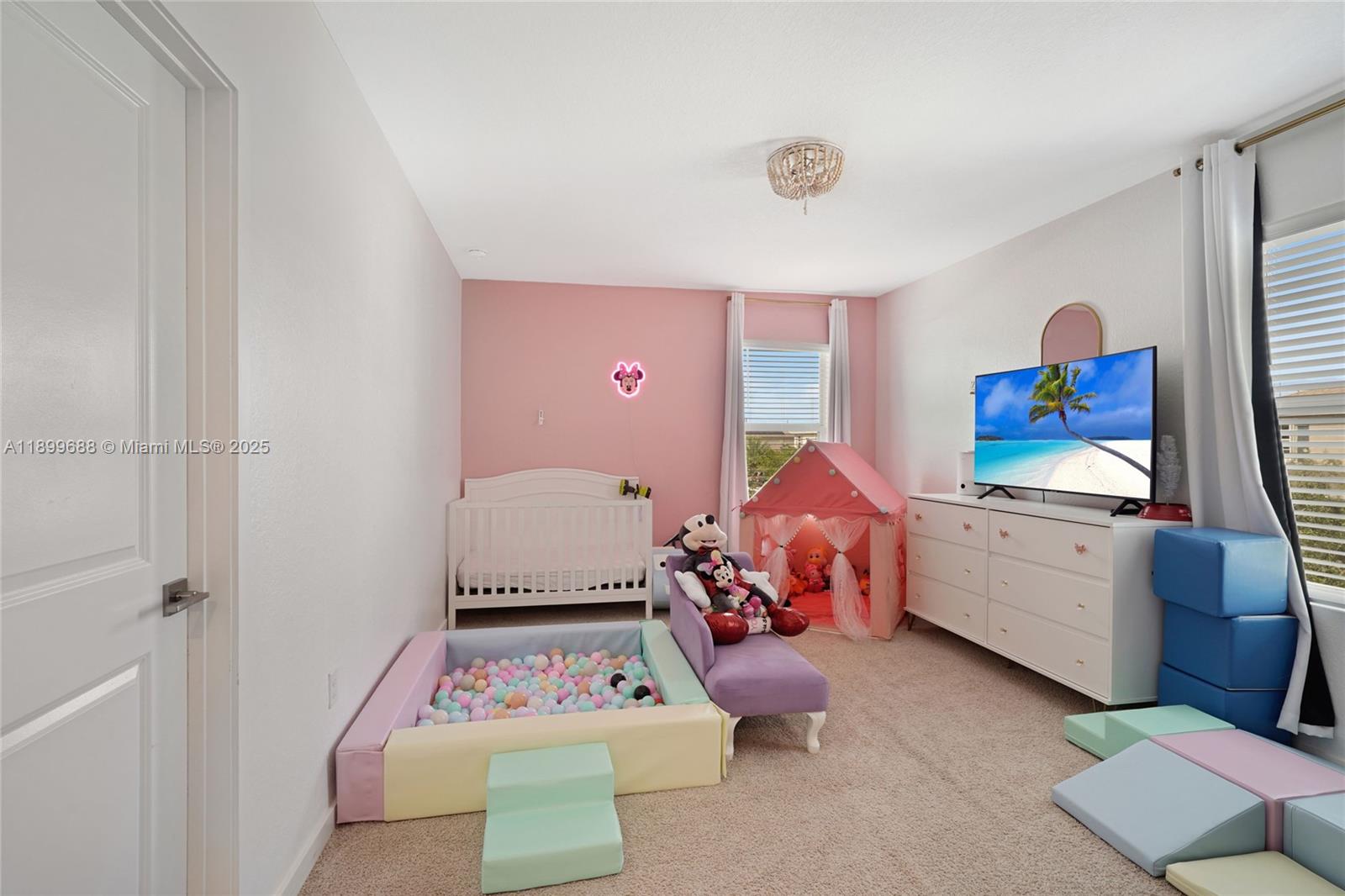 ROYAL HOMES WEST - Residential