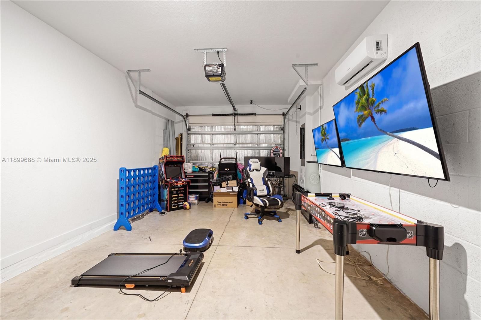 ROYAL HOMES WEST - Residential