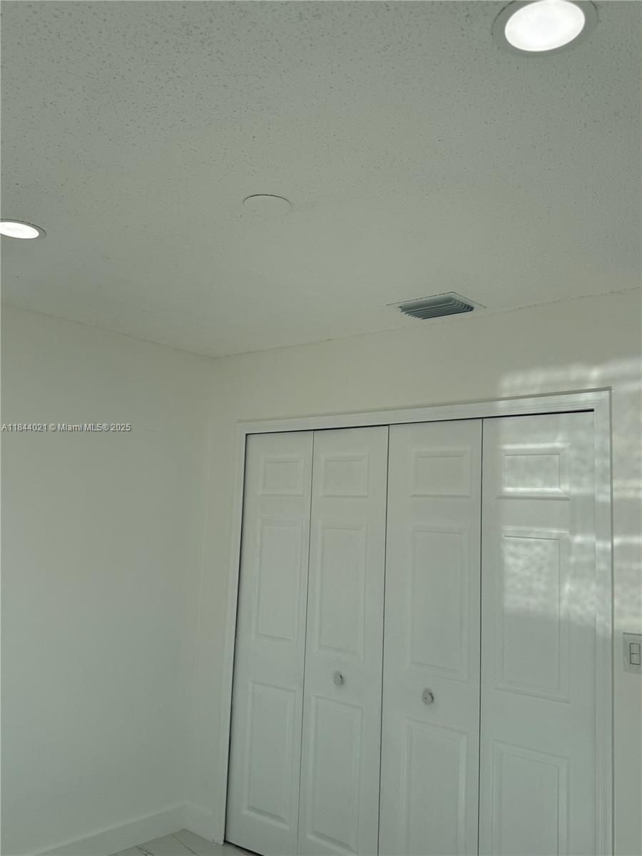 LAGO MAR SOUTH - Residential