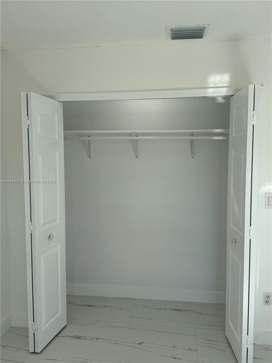 LAGO MAR SOUTH - Residential