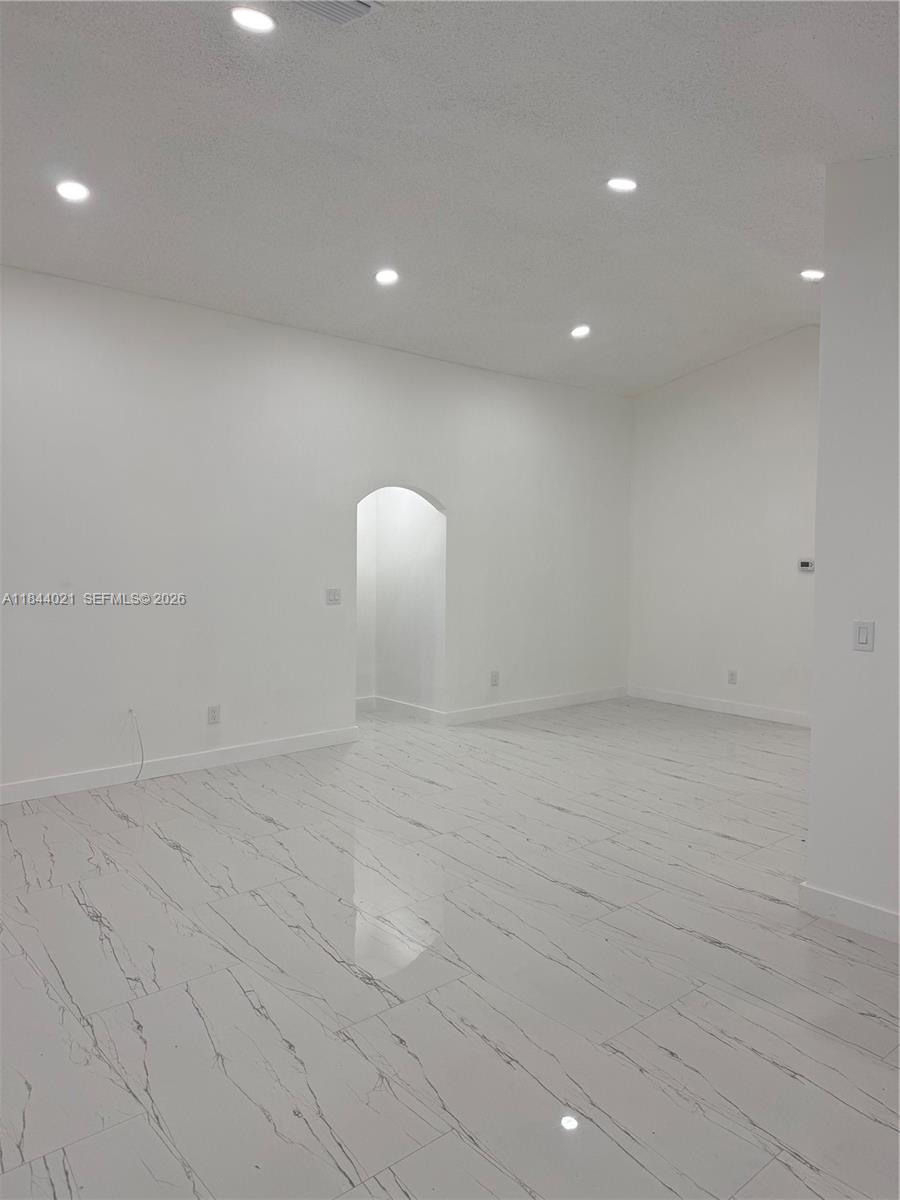 LAGO MAR SOUTH - Residential