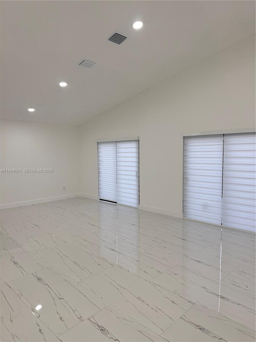 LAGO MAR SOUTH - Residential