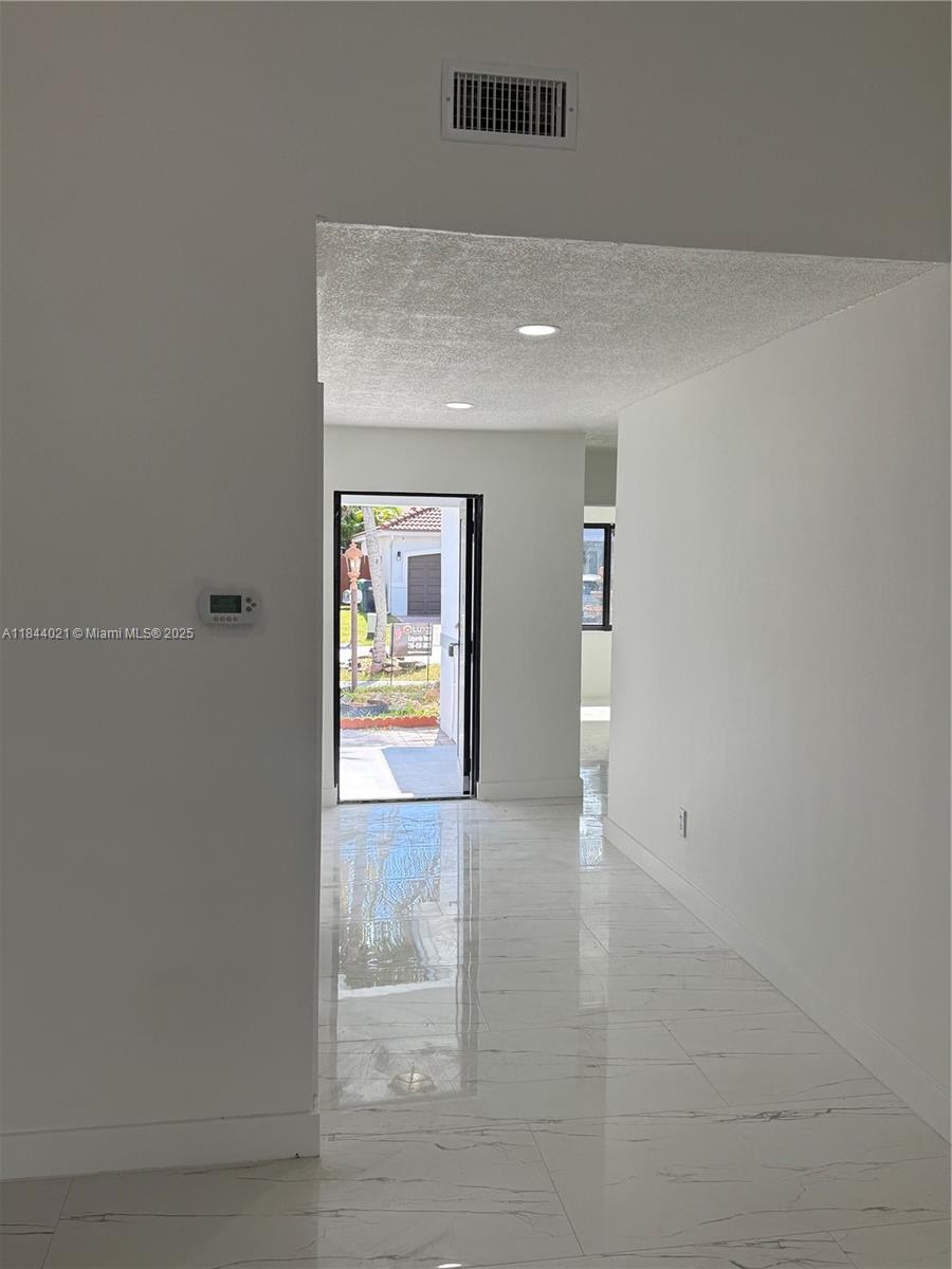 LAGO MAR SOUTH - Residential