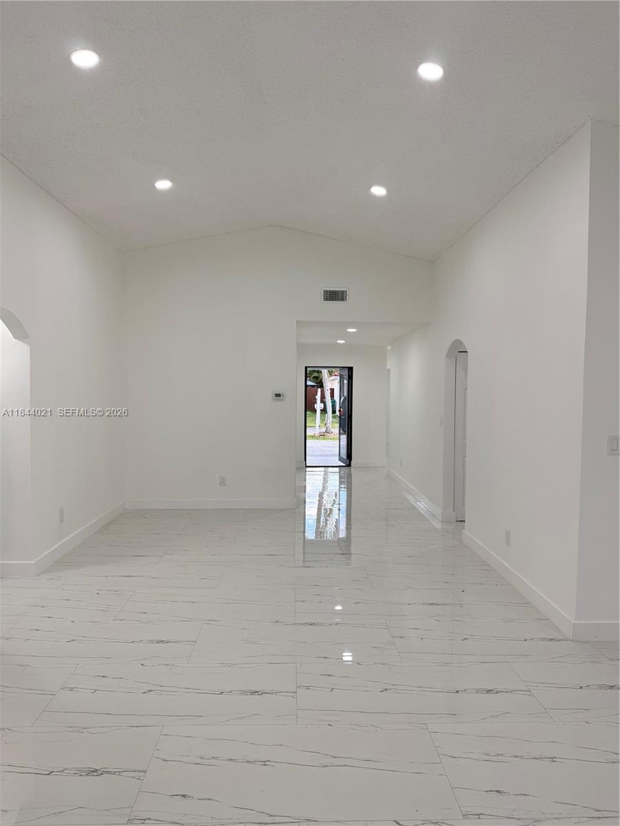 LAGO MAR SOUTH - Residential