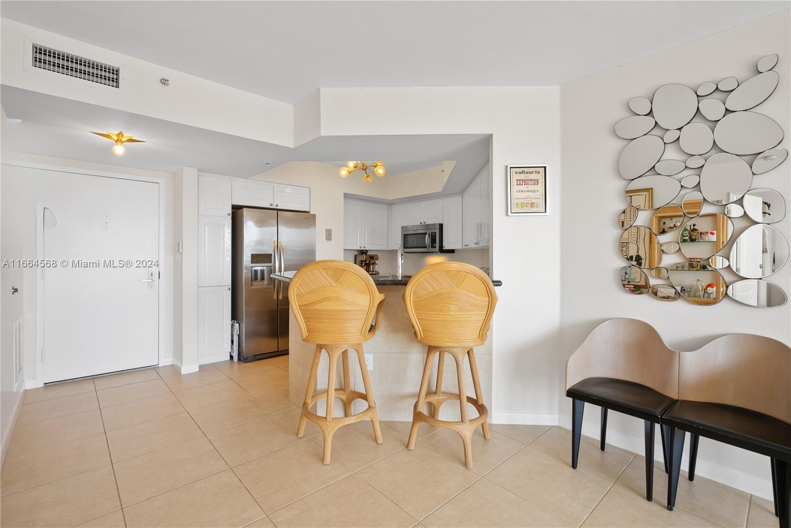SUNSET HARBOUR SOUTH COND - Residential Lease
