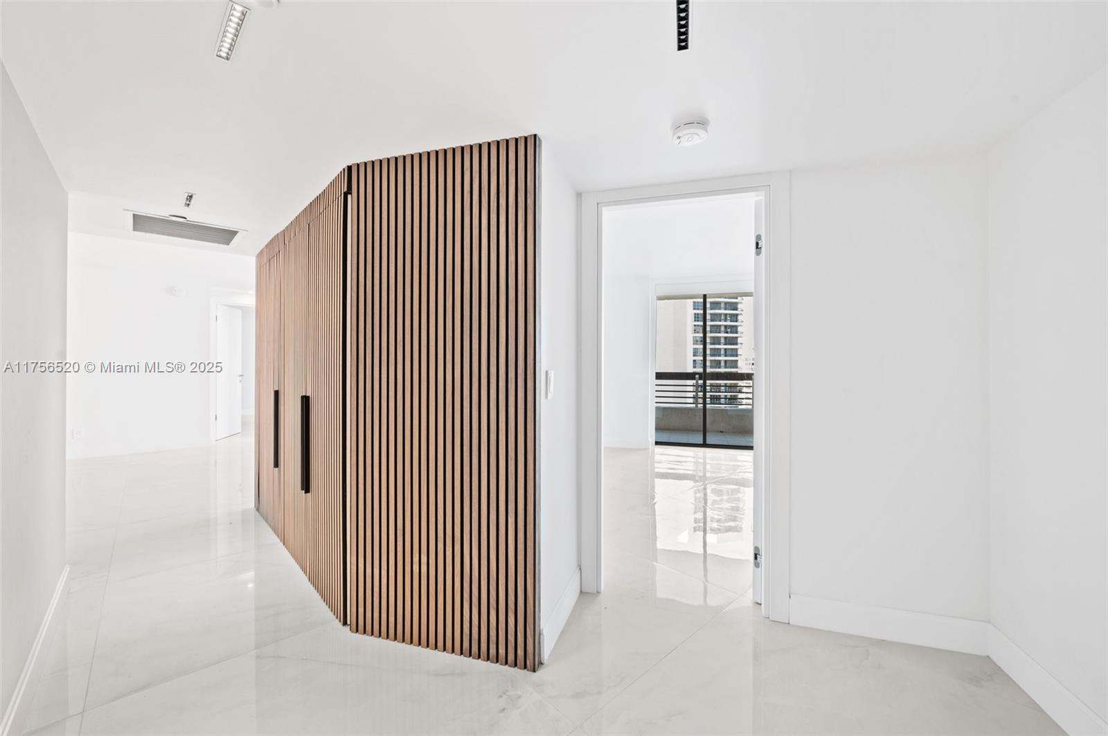 MYSTIC POINTE CONDO NO TW - Residential