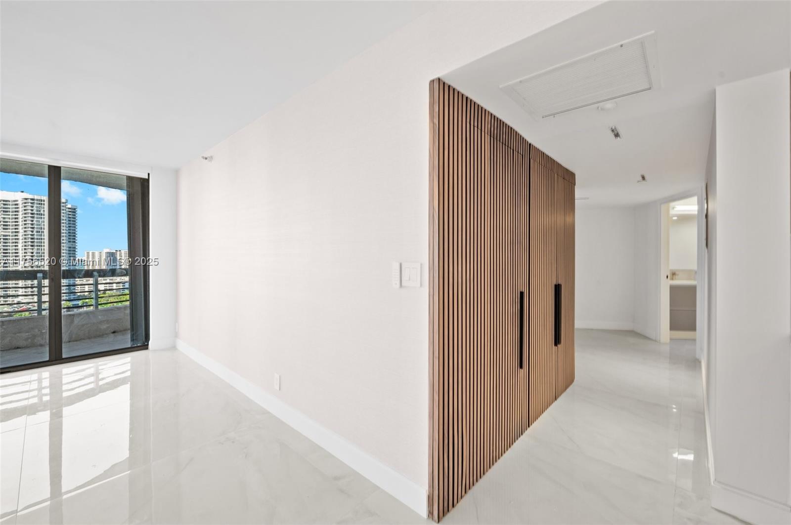 MYSTIC POINTE CONDO NO TW - Residential