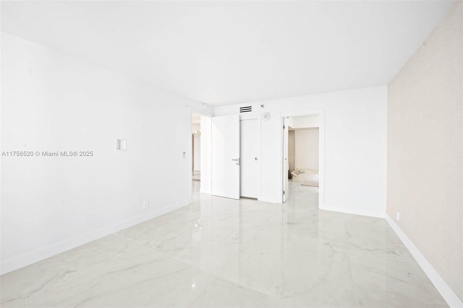 MYSTIC POINTE CONDO NO TW - Residential