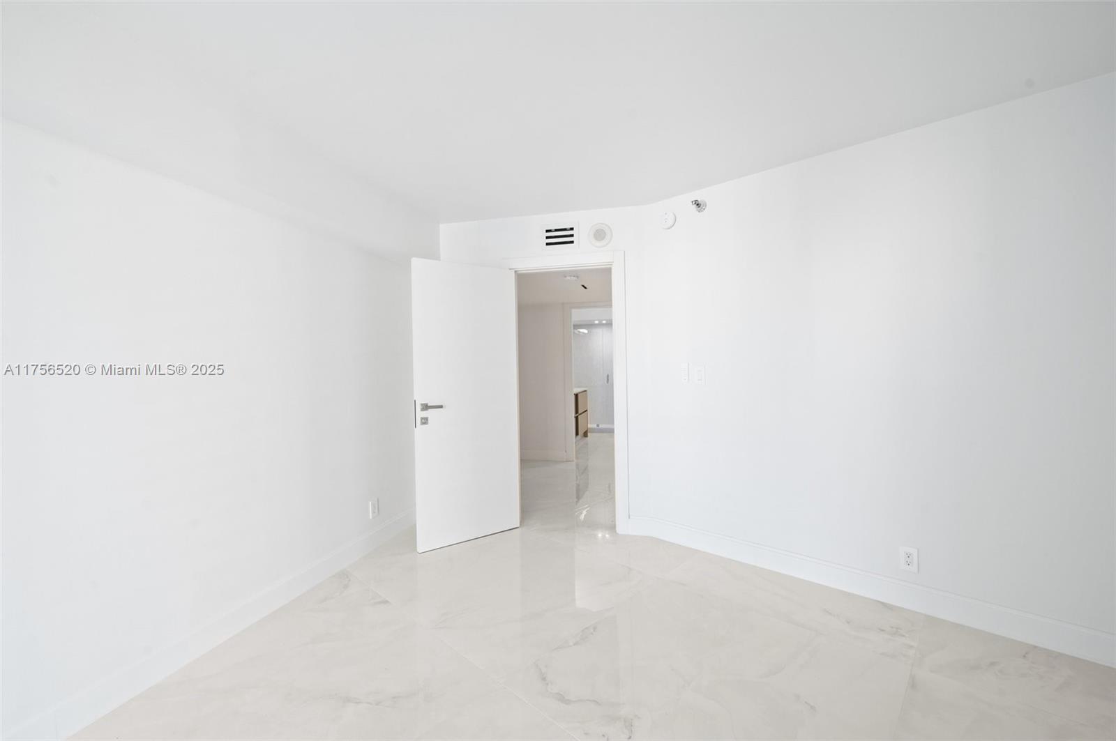 MYSTIC POINTE CONDO NO TW - Residential