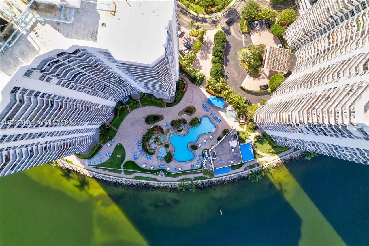 MYSTIC POINTE CONDO NO TW - Residential