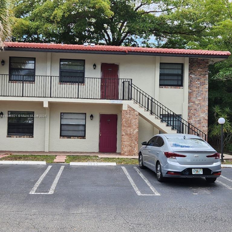 UNIVERSITY CLUB CONDO - Residential
