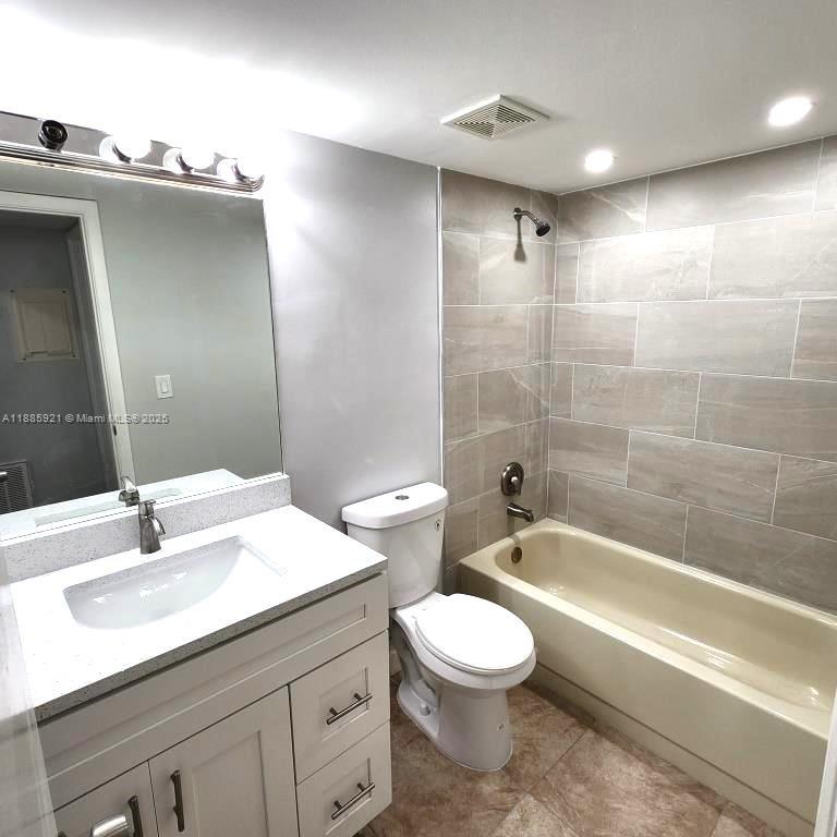 UNIVERSITY CLUB CONDO - Residential