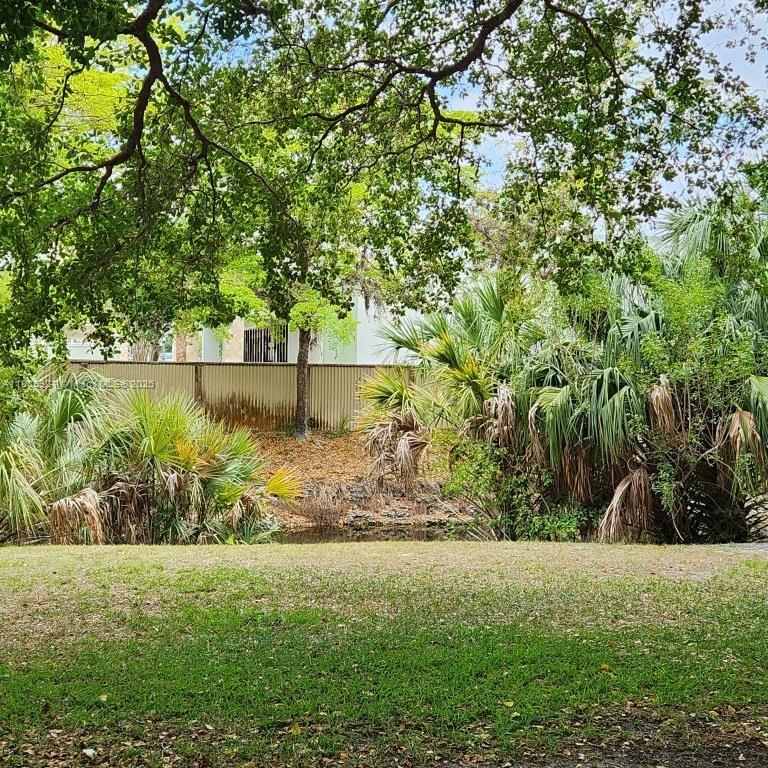 UNIVERSITY CLUB CONDO - Residential