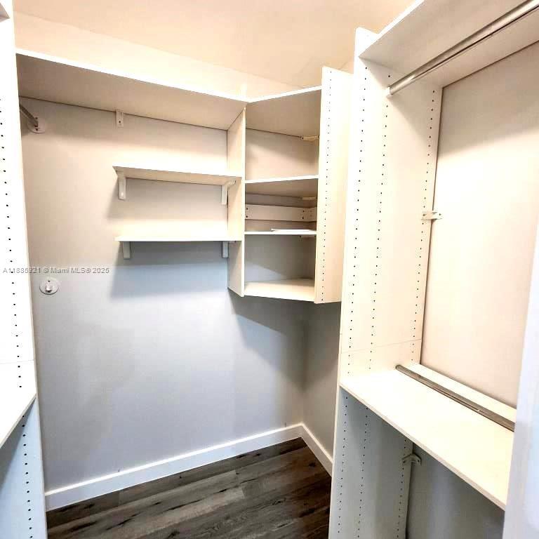 UNIVERSITY CLUB CONDO - Residential