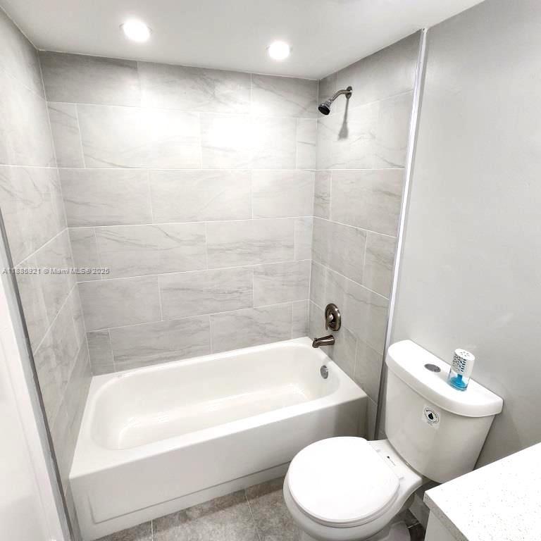 UNIVERSITY CLUB CONDO - Residential